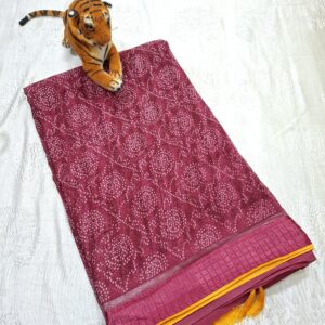 Purple bandhani saree with silk border and contrast blouse - Image 3