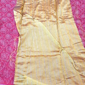 Red bandhani saree with silk border and contrast blouse - Image 5